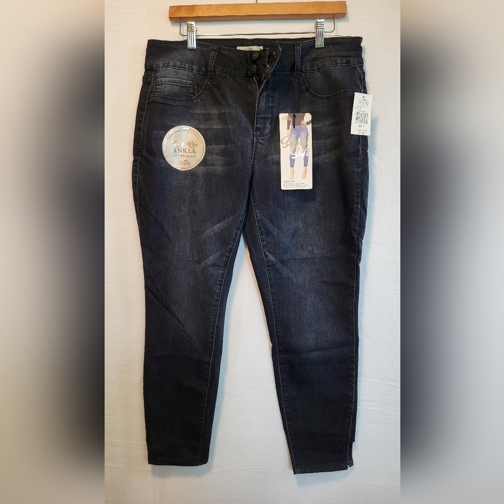 Royality For Me NWT Dark Wash Denim Mid Rise Ankle Jeans  Size 14